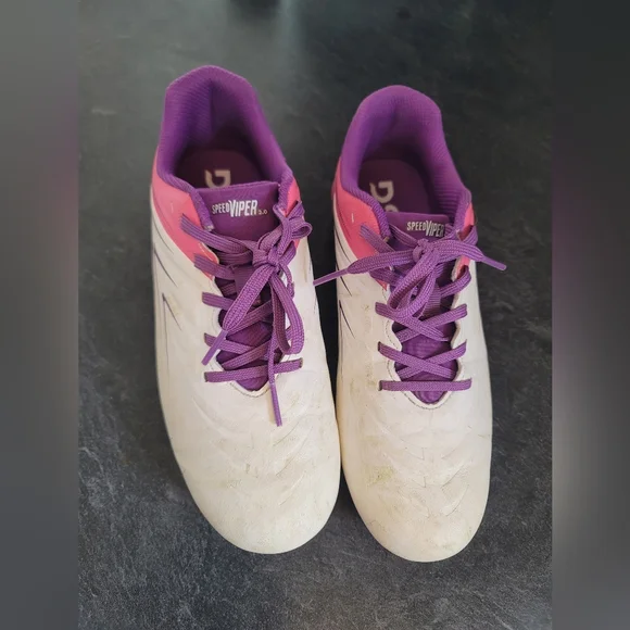 Youth Soccer Cleats Girls 5 - Picture 1 of 4